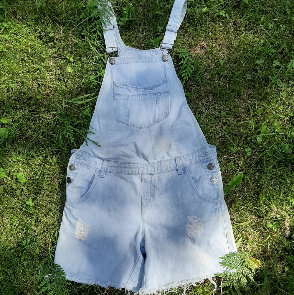 Overall shorts